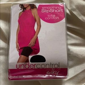 Women’s smoothing slipshort